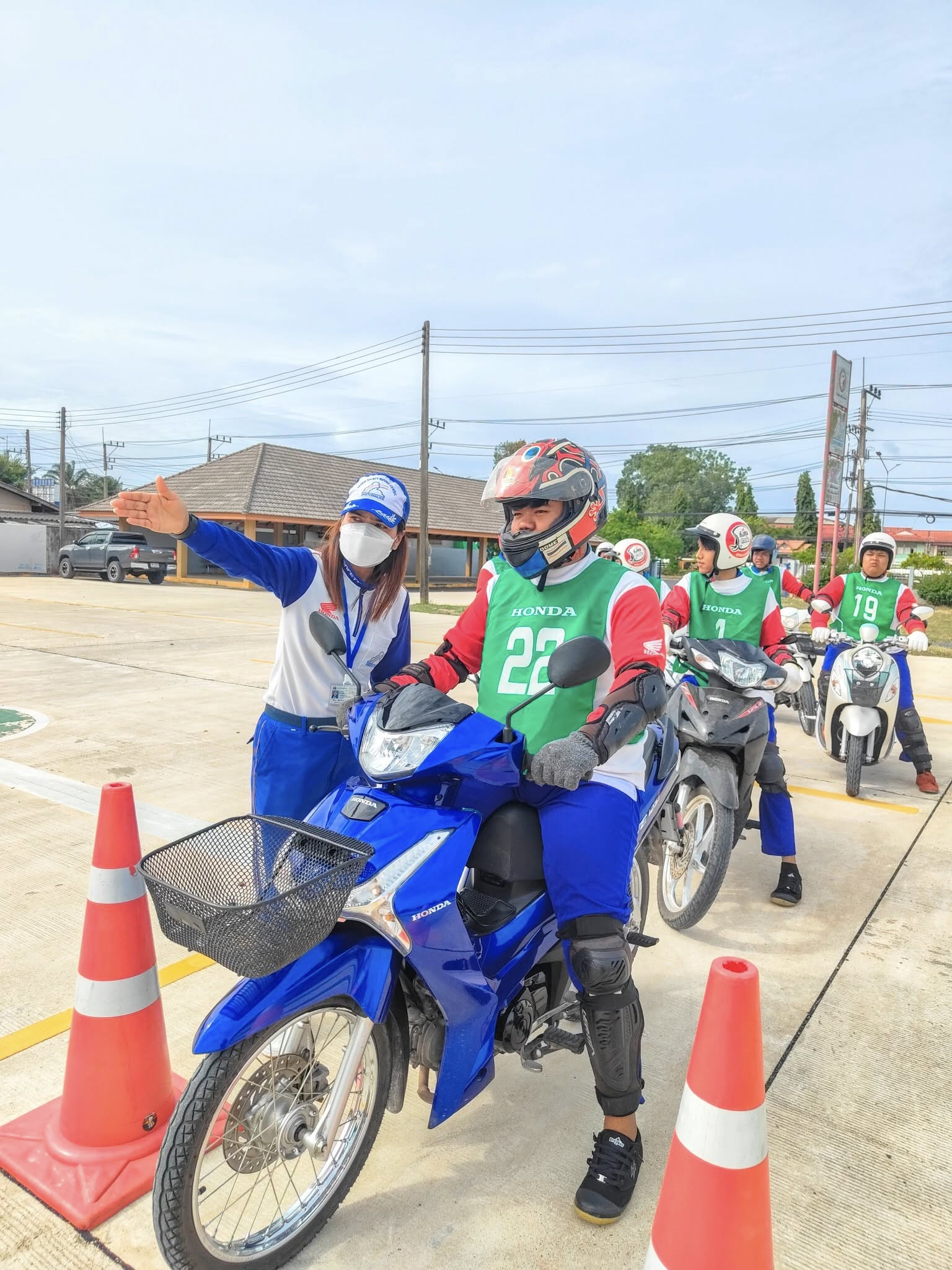 r3