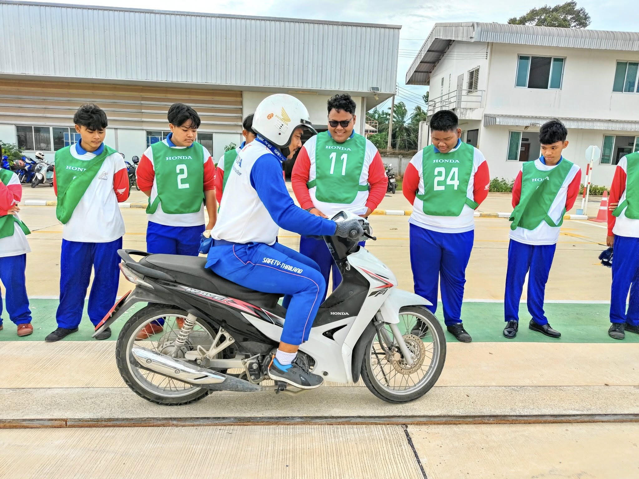 r7