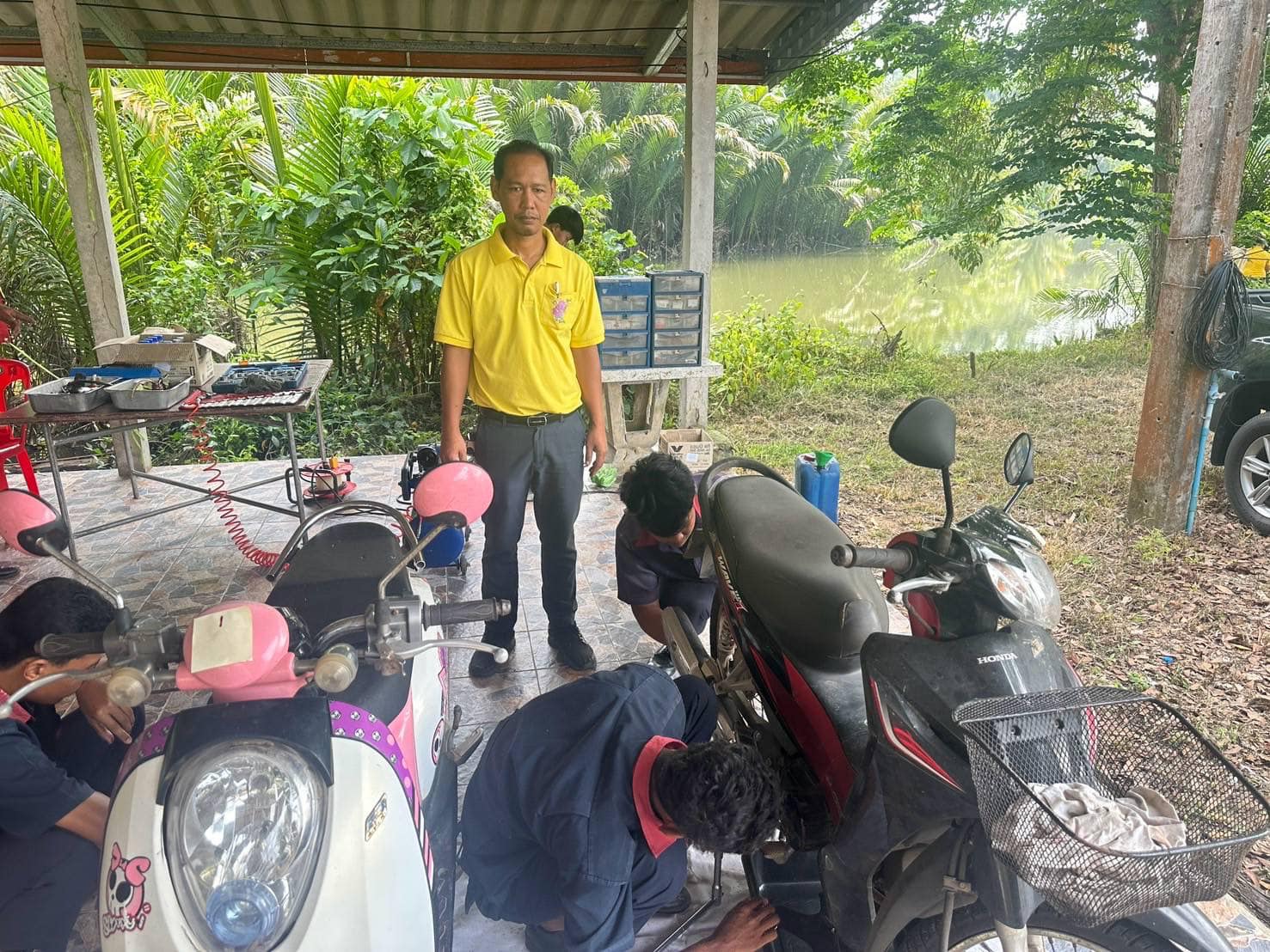 ข8