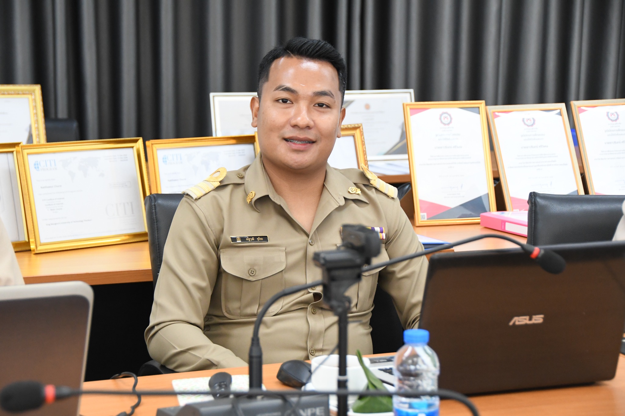 จ11