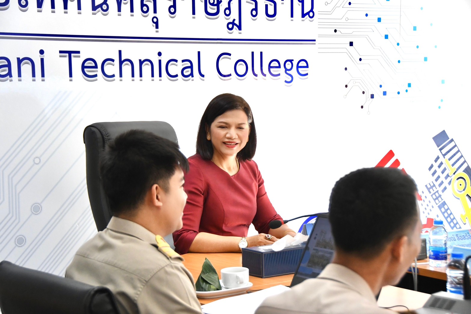 จ2